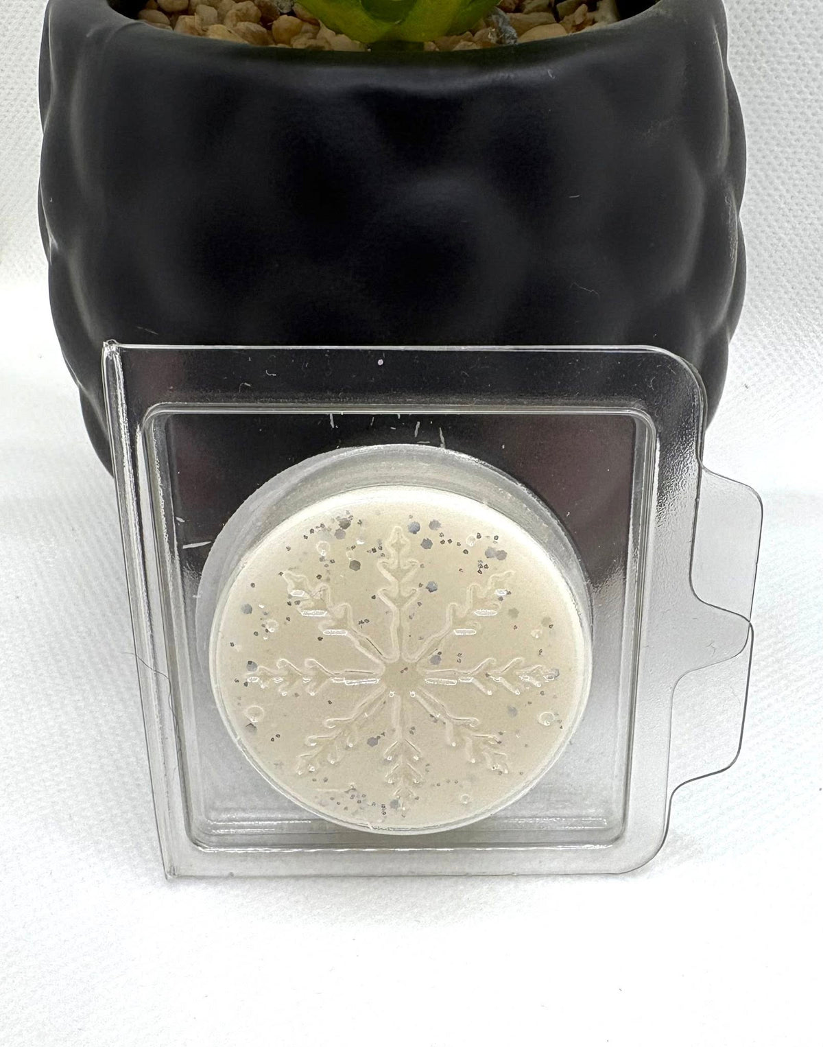 Round Snowflake Clamshell